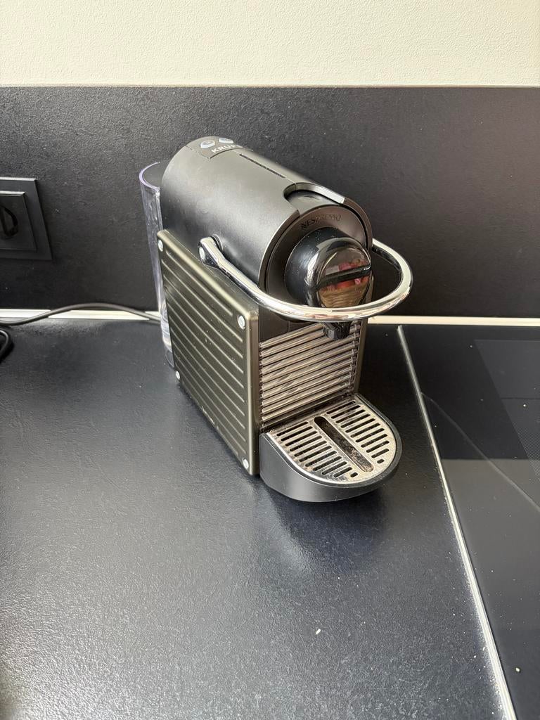 Nespresso Pixie Krups Koffiezetapparaat, Ophalen, Espresso apparaat, Zo goed als nieuw, 1 kopje