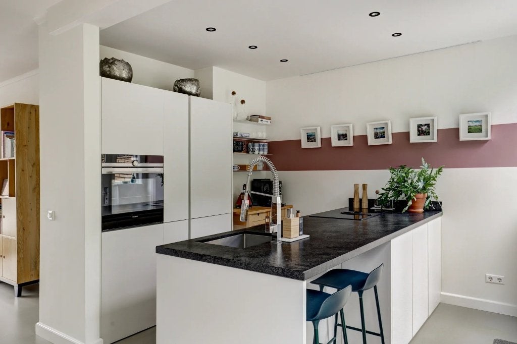 Moderne mat witte eilandkeuken incl Siemens/AEG GEDEMONTEERD, Wit, Overige typen, Graniet of Steen, Ophalen of Verzenden