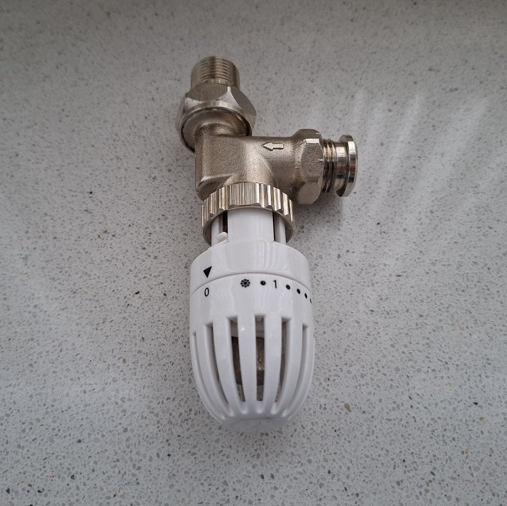 Radiatorthermostaatknop met radiatorkraan recht, Ophalen of Verzenden, Zo goed als nieuw