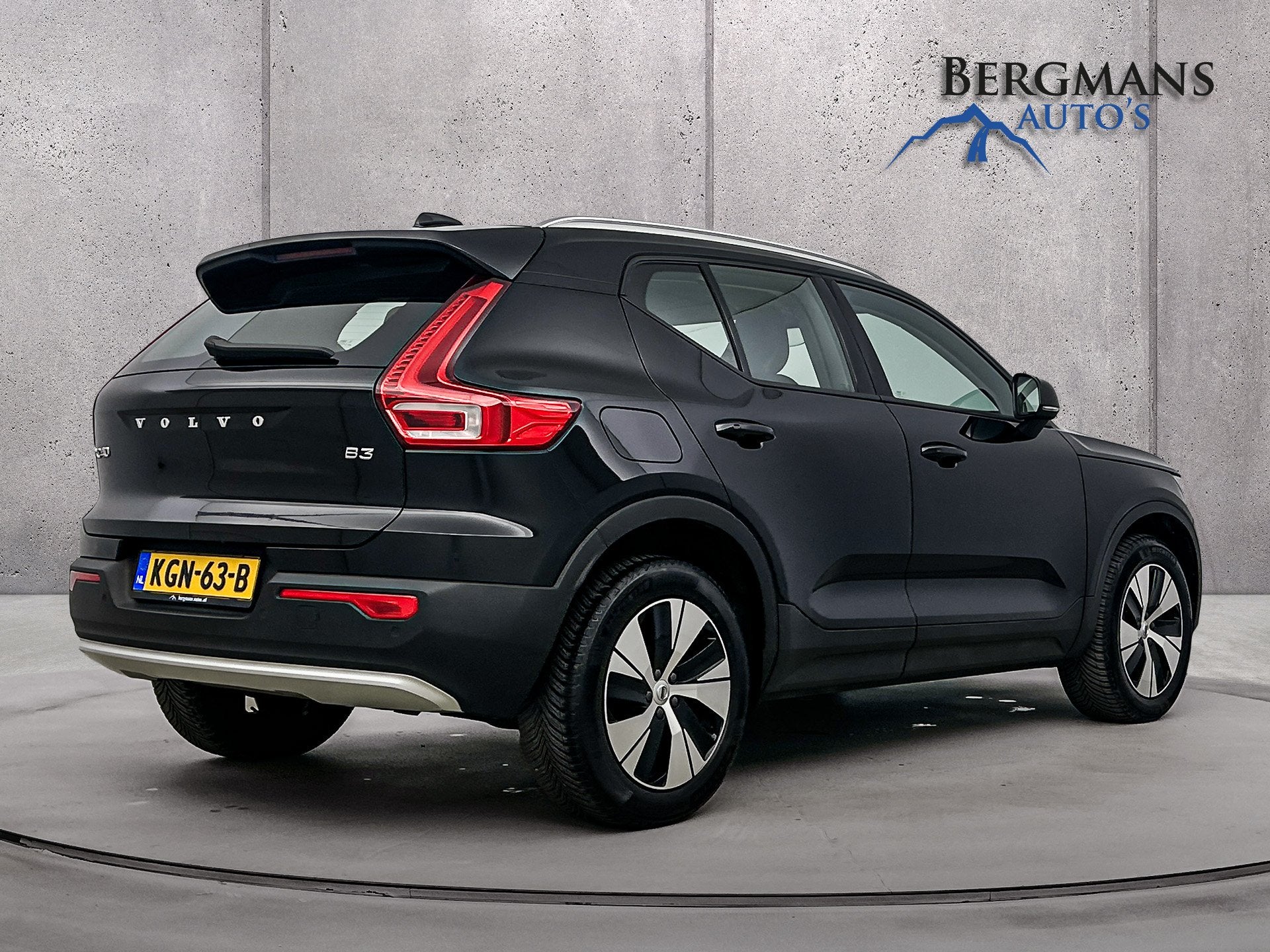 Volvo XC40 - 2.0 B3 Essential Edition // DEALER ONDERHOUDEN, Auto's, Dealer onderhouden, 1588 kg, Gebruikt, 4 cilinders