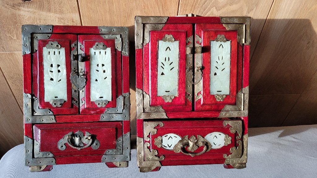 Chinees juwelenkastje met jade paneeltjes 24 x 18 x 12 cm, Antiek en Kunst, Ophalen of Verzenden