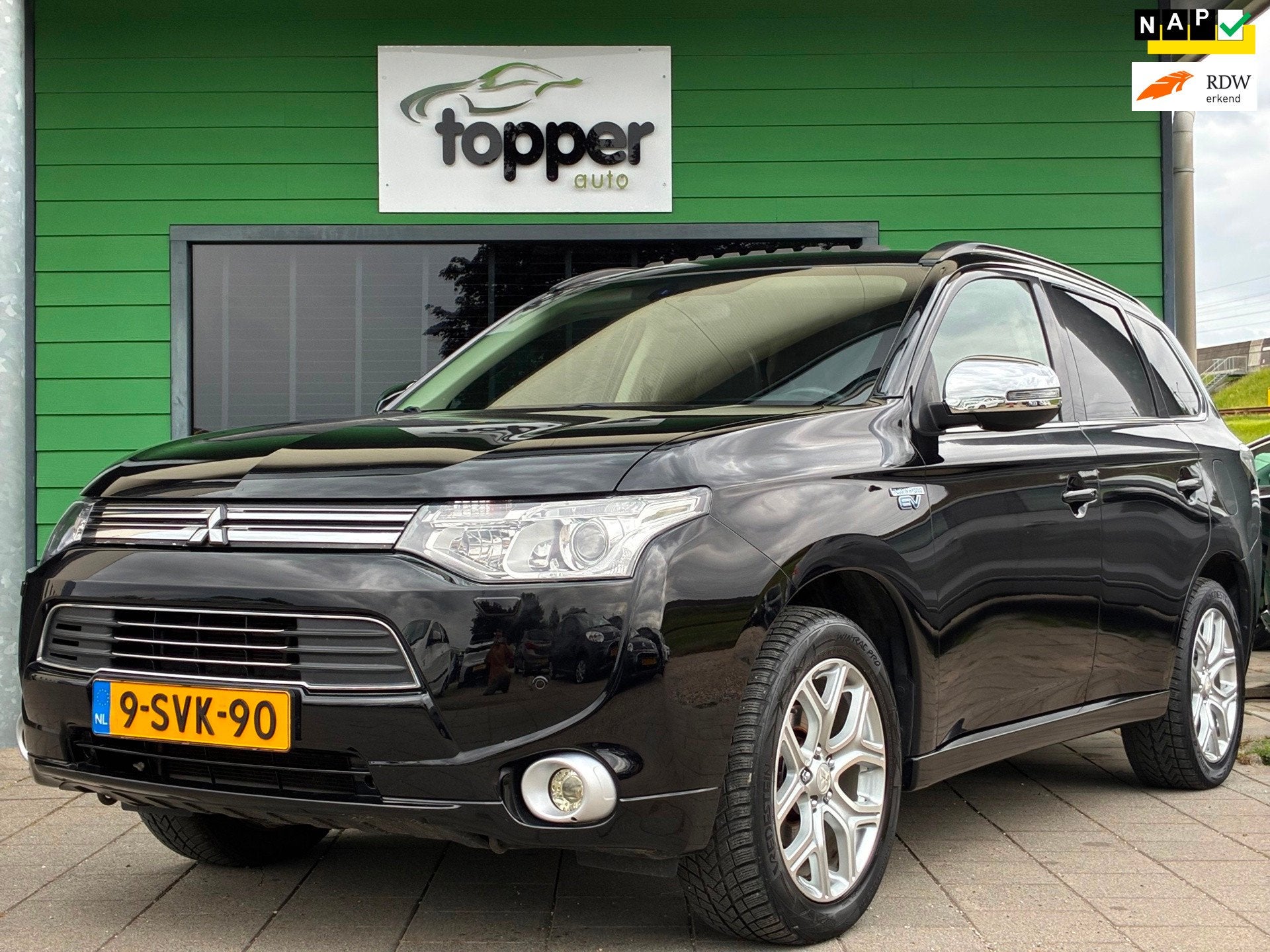 Mitsubishi Outlander 2.0 PHEV Instyle|Panoramadak|Camera|Nav, Auto's, 4 cilinders, Stoelverwarming, Zwart, Vierwielaandrijving