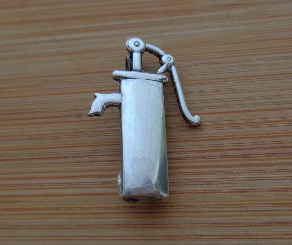 zilveren kleine broche waterpomp [189], Verzenden, Minder dan 4 cm, Zo goed als nieuw, Zilver