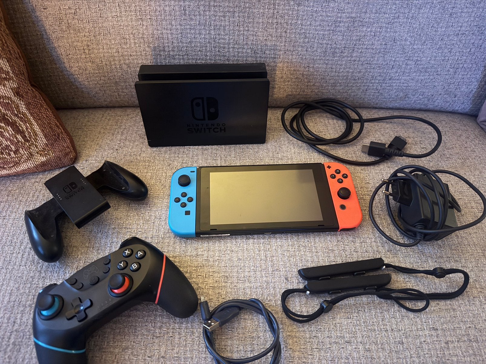Nintendo Switch V2 helemaal compleet met extra controller!, Spelcomputers en Games, Ophalen of Verzenden, Zo goed als nieuw, Met 1 controller