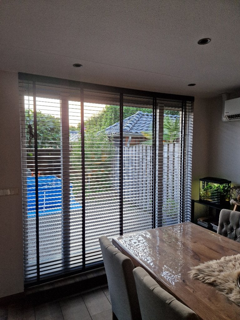 2x Houten jaloezieen (kleur:wenge), Ophalen, Jaloezie, 243 cm, Ladderband