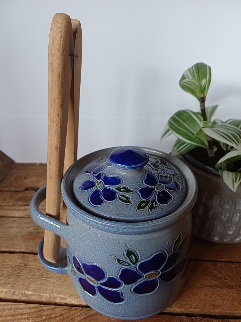 Authentieke Betschdorf pot met tang – Frans aardewerk (Elzas, Antiek en Kunst, Antiek | Keramiek en Aardewerk, Ophalen of Verzenden