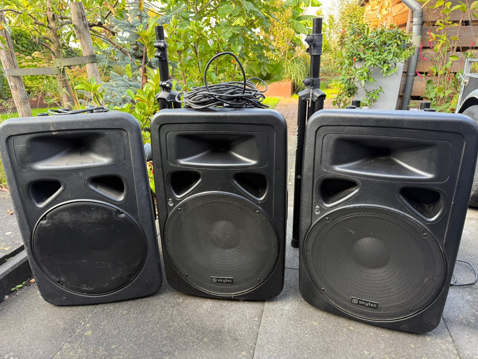 Complete geluidsset – 3x Skytec box + statieven + kabels, Ophalen, Gebruikt, Complete set