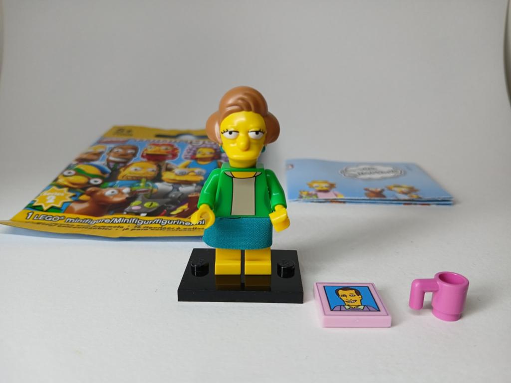Lego The Simpsons/Series 2- Edna & portrait. Complete., Compleet, Overige thema's, Lego, Ophalen of Verzenden