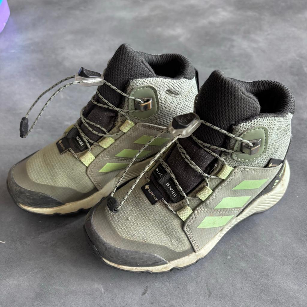 Adidas Terrex Gore-Tex wandelschoenen maat 28, Gebruikt, Ophalen of Verzenden, Jongen of Meisje, Sportschoenen