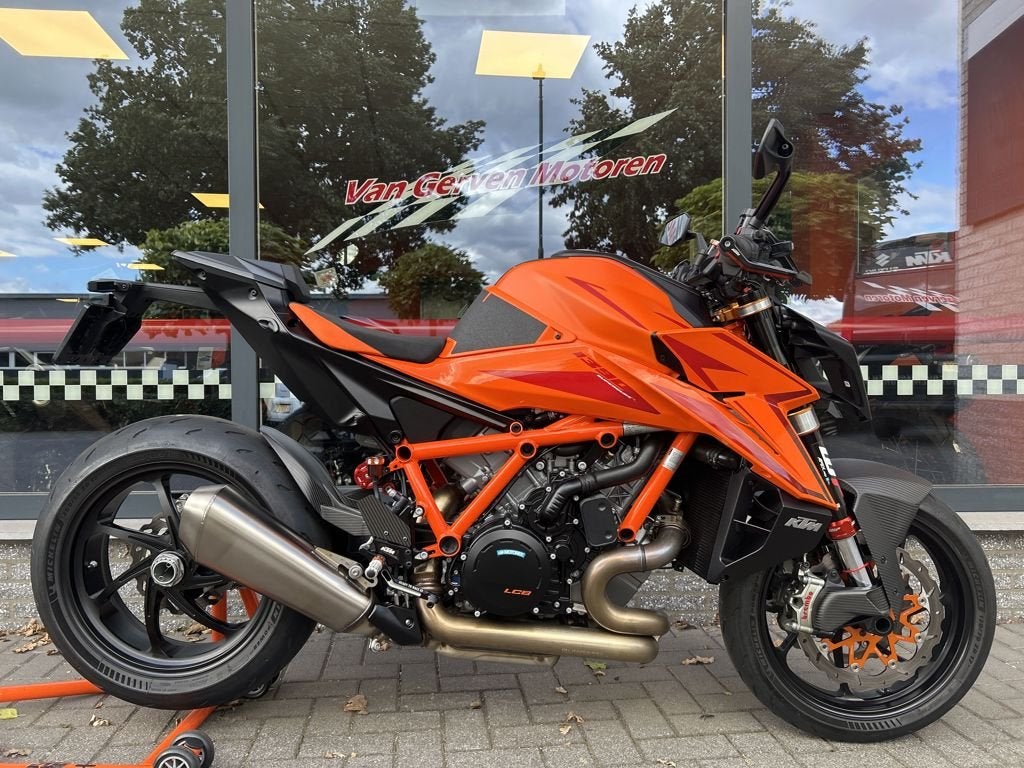 KTM 1390 SUPER DUKE R 2025, Motoren, Naked bike, Gebruikt, Bedrijf