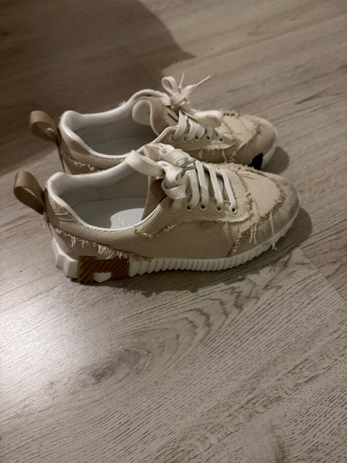 Hermes sneakers, Ophalen of Verzenden, Gedragen, Beige, Sneakers of Gympen