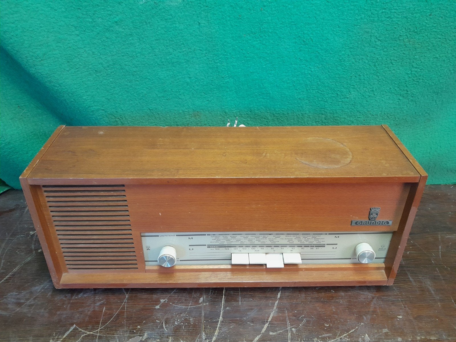 Grundig RF105 buizenradio, Antiek en Kunst, Antiek | Tv's en Audio, Ophalen of Verzenden