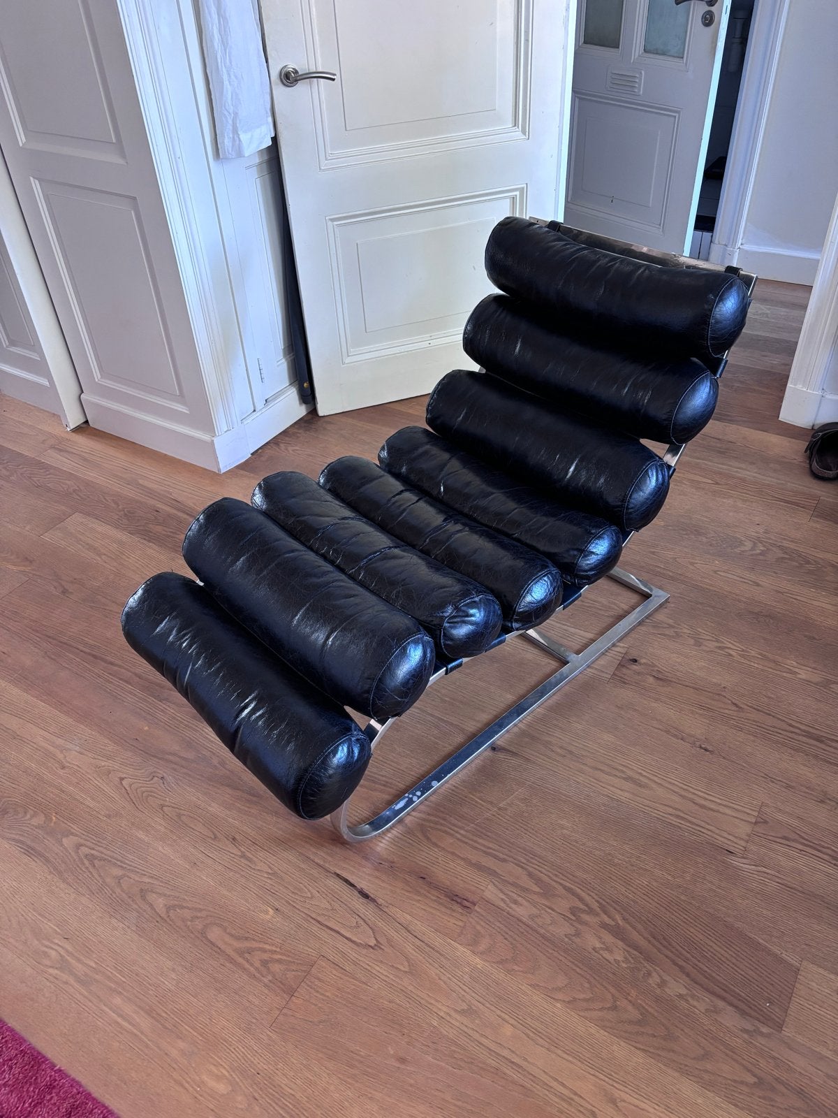 Vintage Barcelona stijl chaise longue zwart leer, Huis en Inrichting, Ophalen, Gebruikt, Eenpersoons, Leer