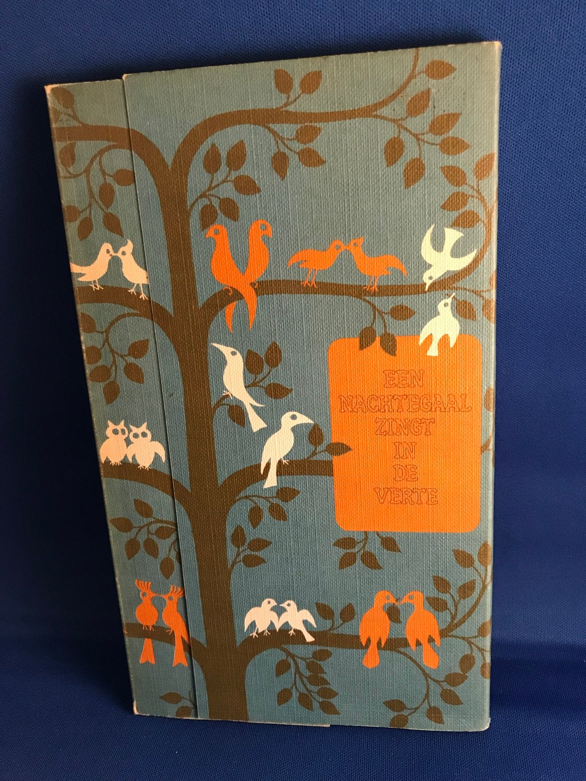 Een Nachtegaal Zingt in de Verte - Vintage Boek, Ophalen, Gelezen, Nederland