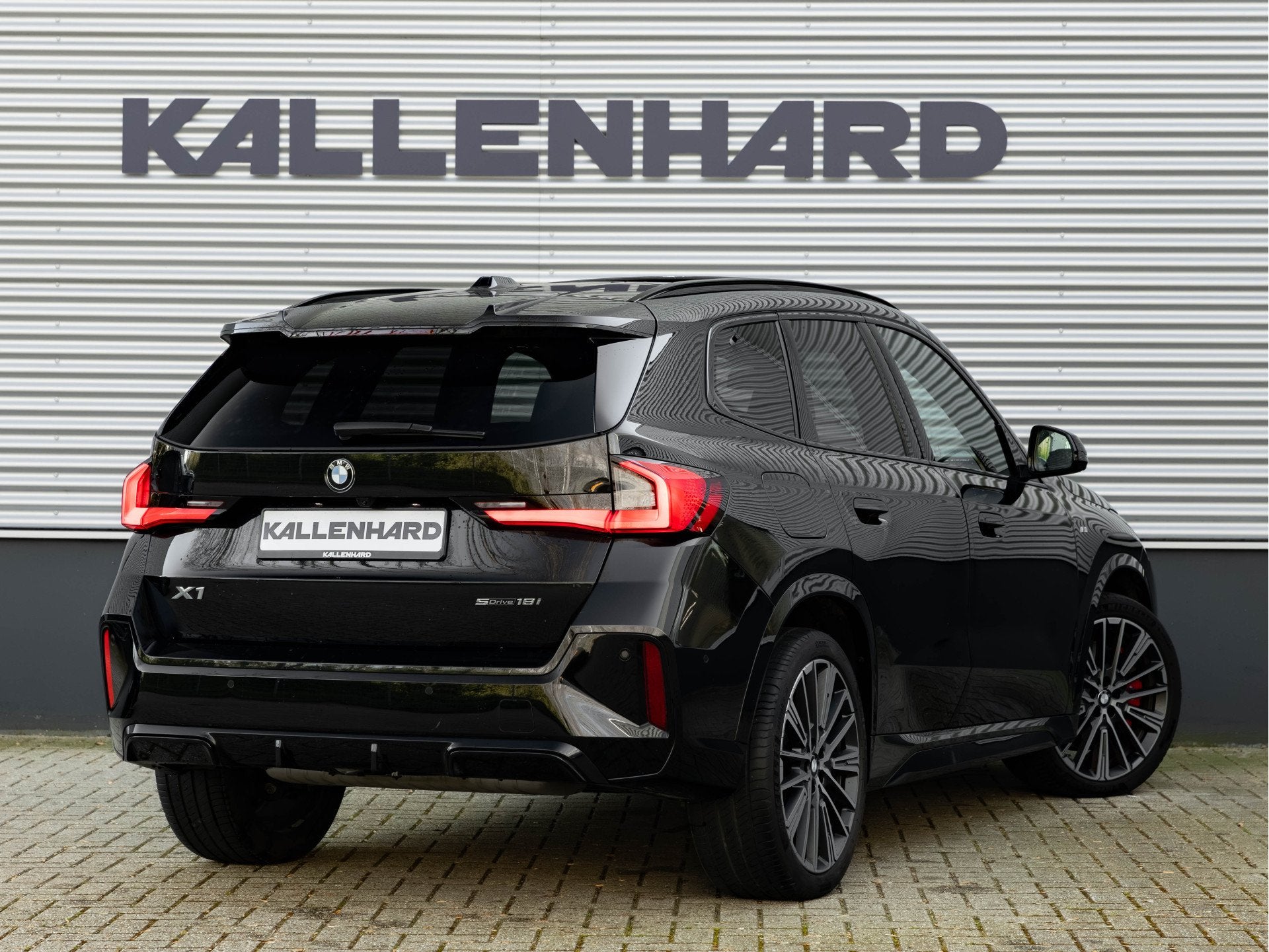 BMW X1 sDrive18i M-Sport Pro - Full-Option - ACC - Trekhaak, Auto's, 12 maanden, 136 pk, Euro 6, Zwart