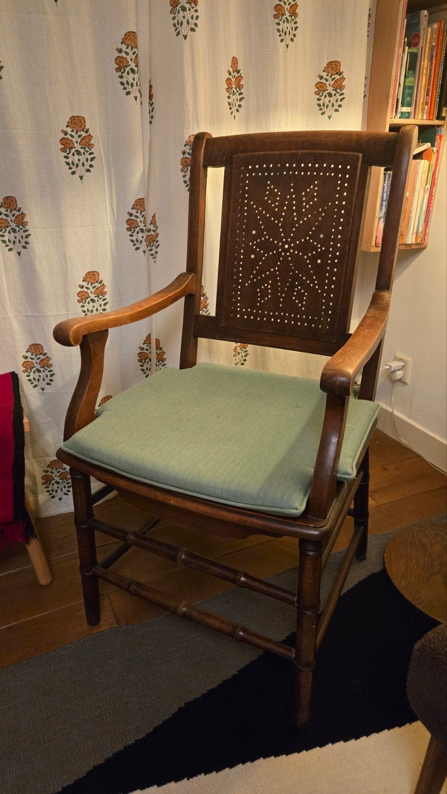 Antique Wooden Armchair With Star Pattern Backrest, Ophalen