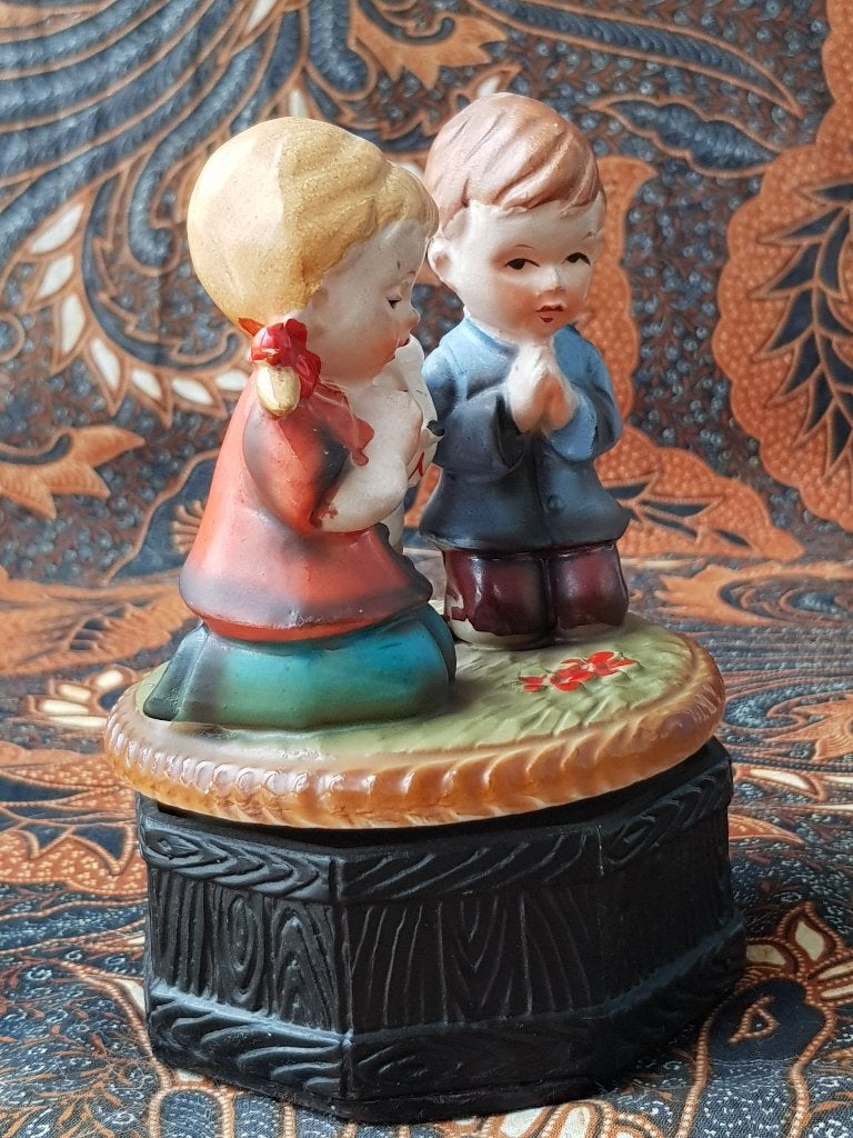 Mooie oude muziekdoos uit Duitsland van porselein 15 cm., Ophalen of Verzenden