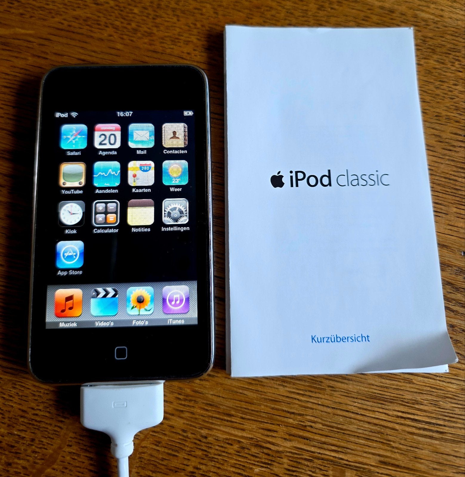 iPod touch – 2e generatie (2008) – 32GB – Zilver, Gebruikt, Classic, Ophalen of Verzenden, 20 tot 40 GB