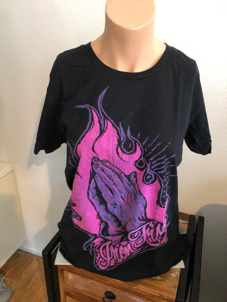 Iron fist t-shirt top zwart print handen vlammen, Kleding | Dames, Verzenden, Iron fist, Zwart, Maat 46/48 (XL) of groter