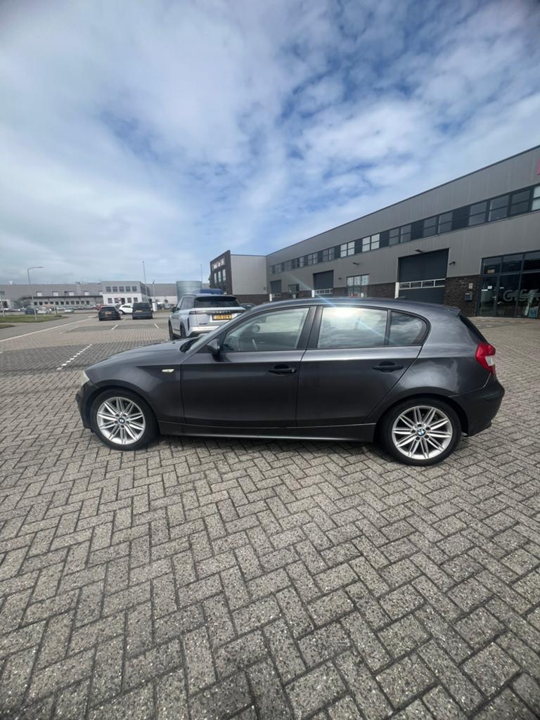BMW 1-Serie 1.6 116I 2008 Grijs, 1596 cc, Achterwielaandrijving, 4 cilinders, 635 kg