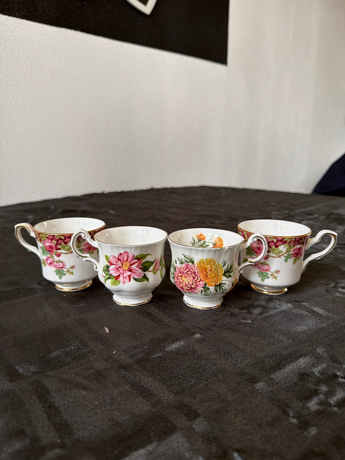 Set van 4 vintage bloemen theekopjes - Royal Stafford & Para, Ophalen
