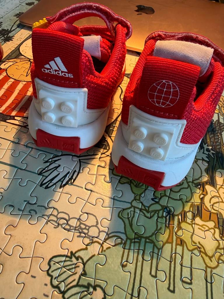 Adidas Lego kinderschoenen rood, Ophalen of Verzenden, Zo goed als nieuw