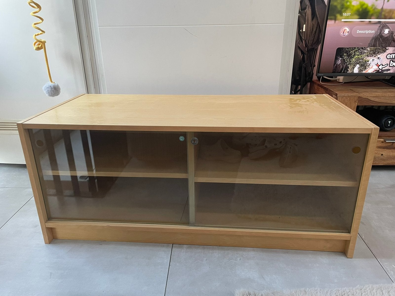 Gratis TV-meubel met glazen schuifdeuren – Arnhem centrum, Ophalen, Gebruikt, 150 tot 200 cm, Minder dan 100 cm