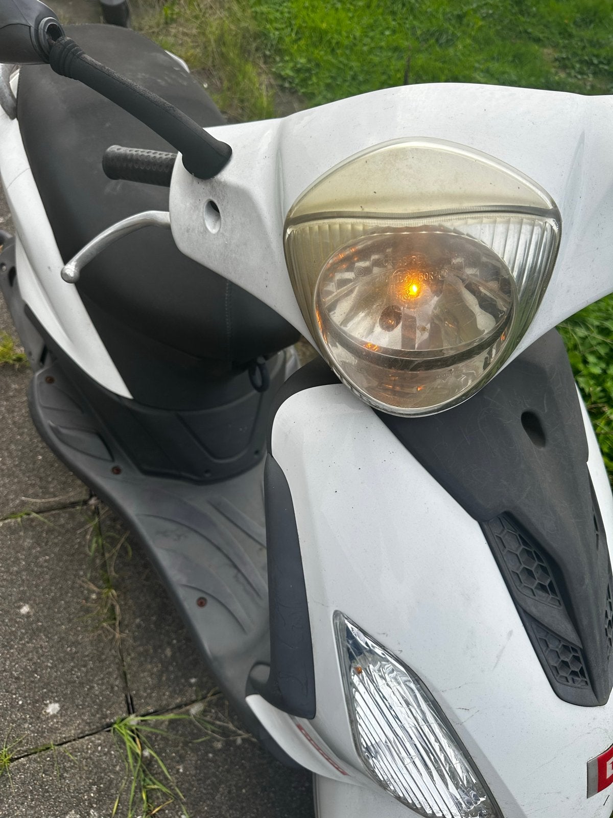 Witte Derbi 50cc Scooter - Opknapper, Fietsen en Brommers, Ophalen, Gebruikt, Overige typen, Kymco