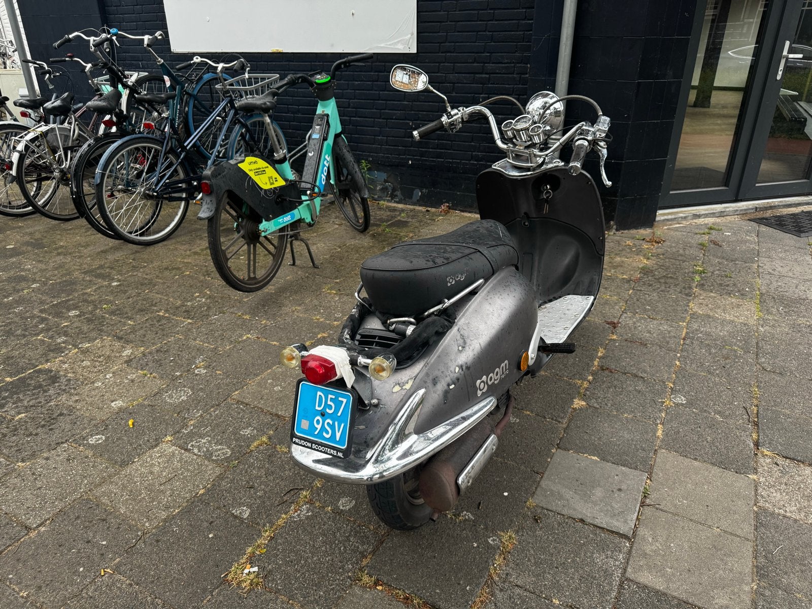 Boom scooter - Grijs/Zwart - Goede staat, Fietsen en Brommers, Snorfietsen en Snorscooters, Ophalen, Gebruikt, Benzine, Overige merken