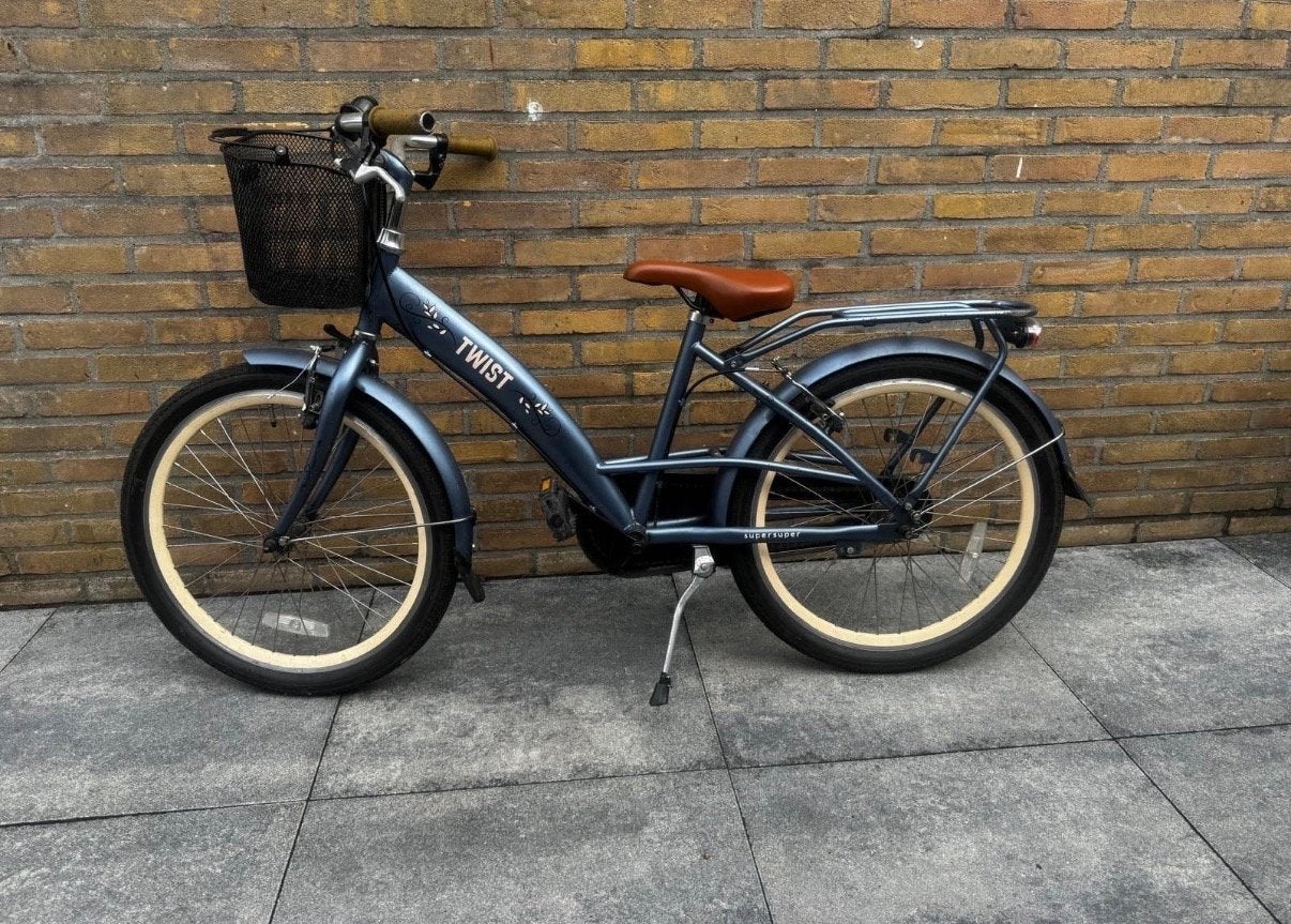 Mooie meisjesfiets 22 inch met mandje en bagagedrager, Ophalen, Gebruikt, Velgrem, 20 inch of meer
