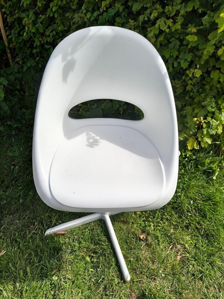 Witte draaibare stoel - Ikea kinderstoel, Huis en Inrichting, Stoelen, Gebruikt, Eén, Kunststof, Metaal, Wit, Ophalen