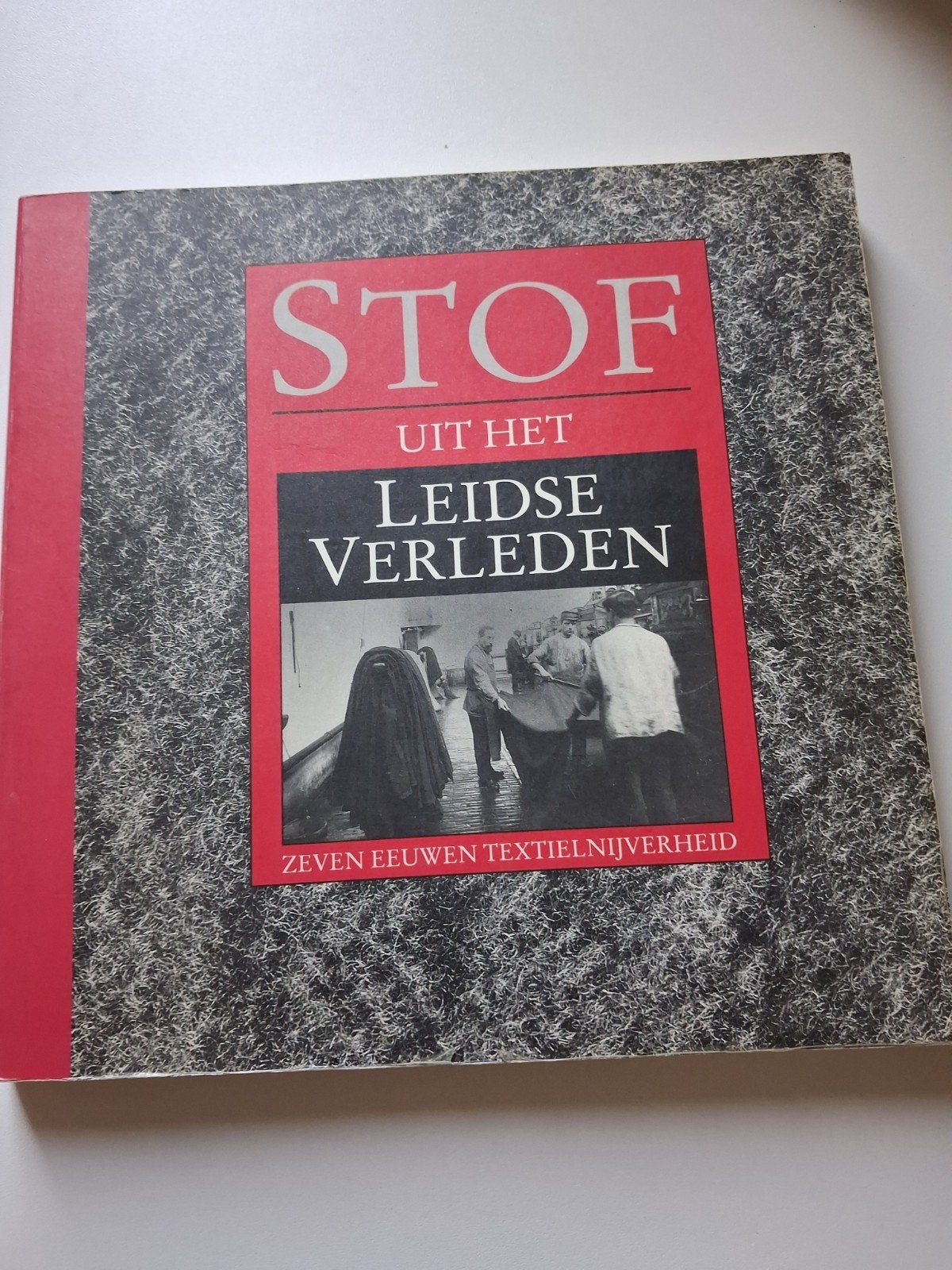 Stof uit het Leidse Verleden, Ophalen of Verzenden, 20e eeuw of later, Zo goed als nieuw, Onbekend