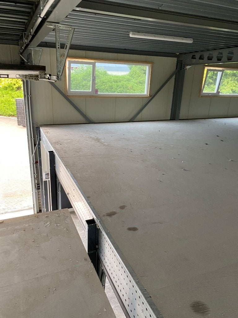 Entresolvloeren / entresolvloer gebruikt 275m2 met trap, Ophalen