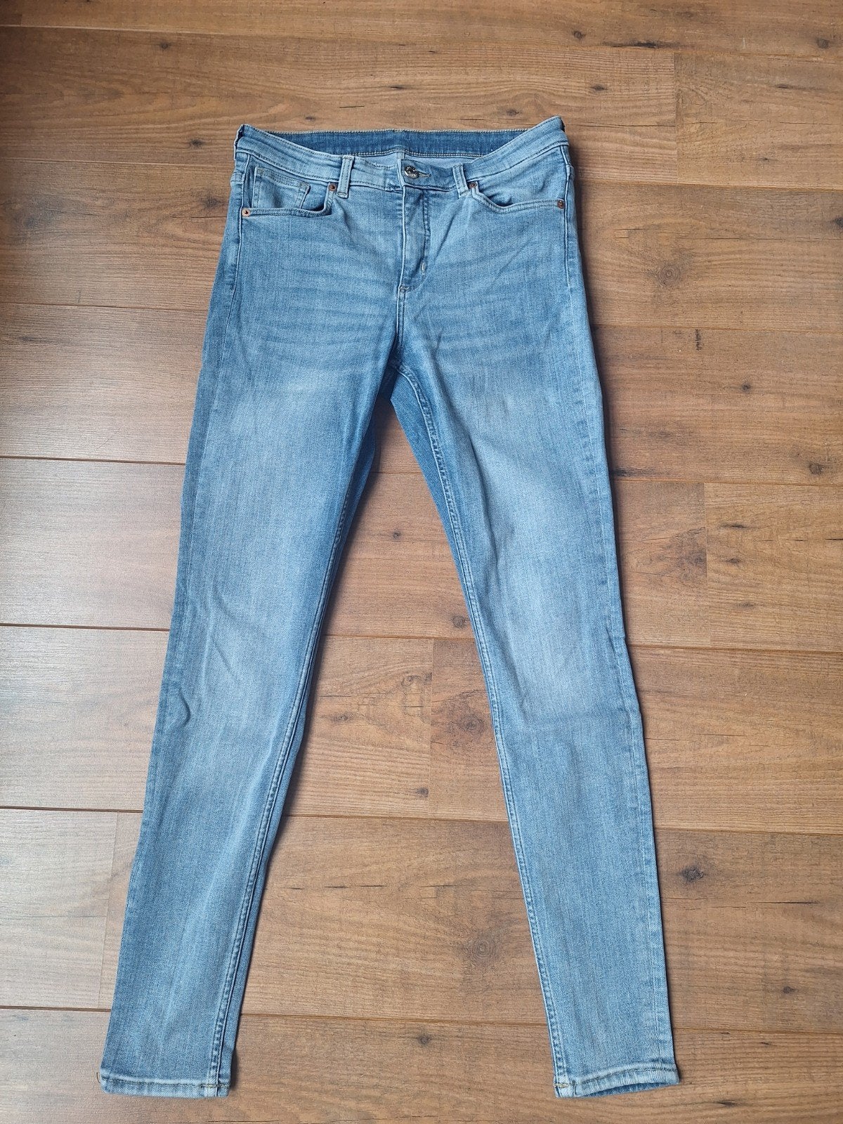 Monki skinny jeans maat 32 met stretch, Kleding | Dames, Blauw, Ophalen of Verzenden, W30 - W32 (confectie 38/40), Monki