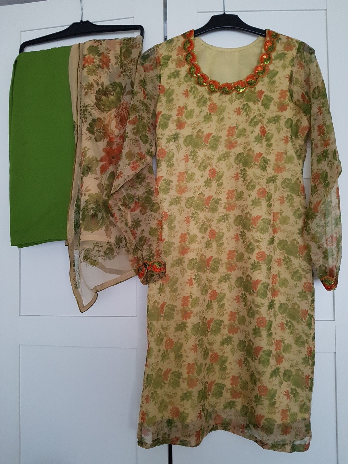 Prachtige Indiase/Pakistaanse kameez shalwar beige groen, Kleding | Dames, Ophalen of Verzenden, Zo goed als nieuw, Maat 36 (S)