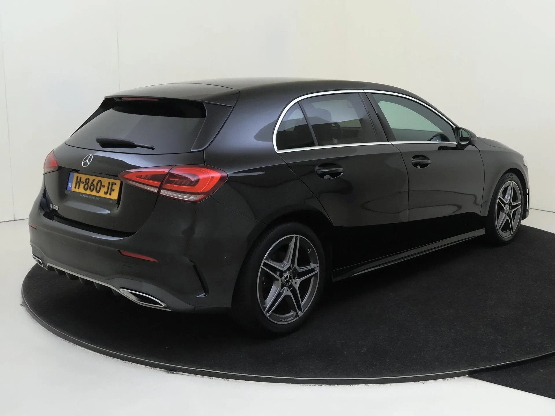Mercedes-Benz A-Klasse 180 Business Solution AMG (bj 2020), 136 pk, Gebruikt, 680 kg, 4 cilinders