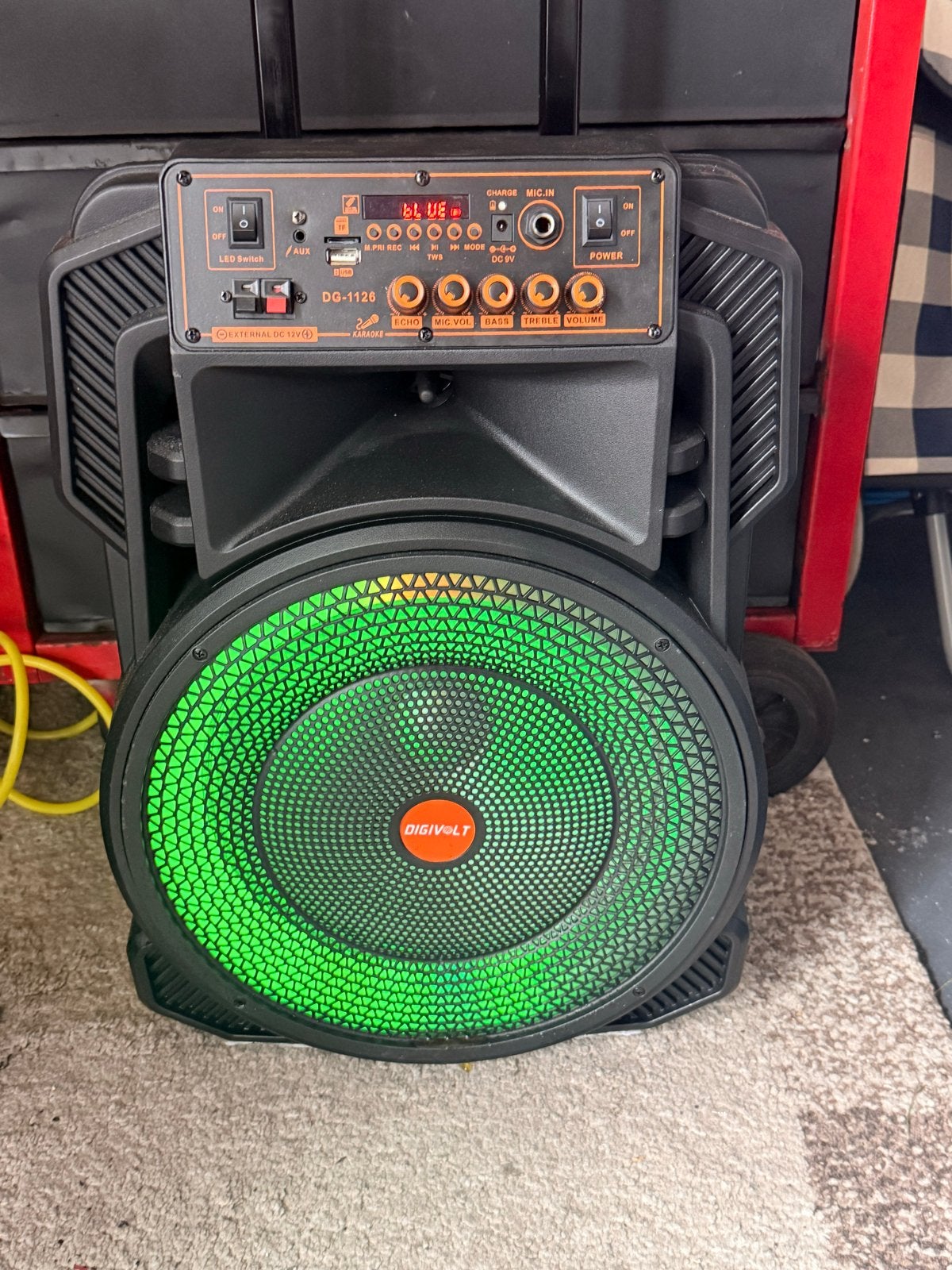 Draagbare Bluetooth Speaker met SD/USB/Radio en Oplader, Audio, Tv en Foto, Luidsprekers, Gebruikt, Draagbare speaker, Bluetooth