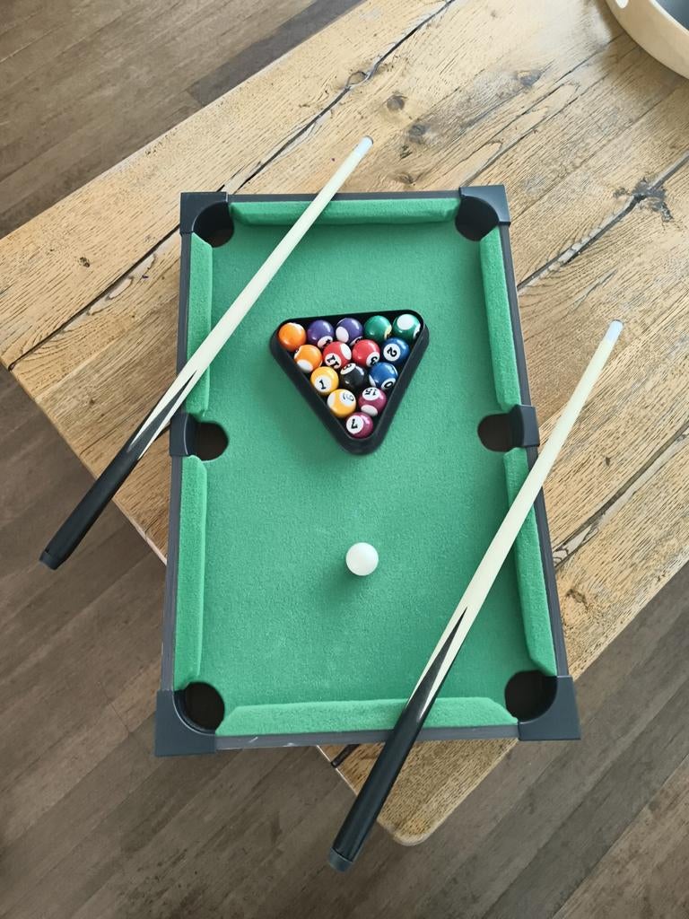 Leuke mini pooltafel - Perfect voor plezier en decoratie, Ophalen of Verzenden, Zo goed als nieuw, Pooltafel
