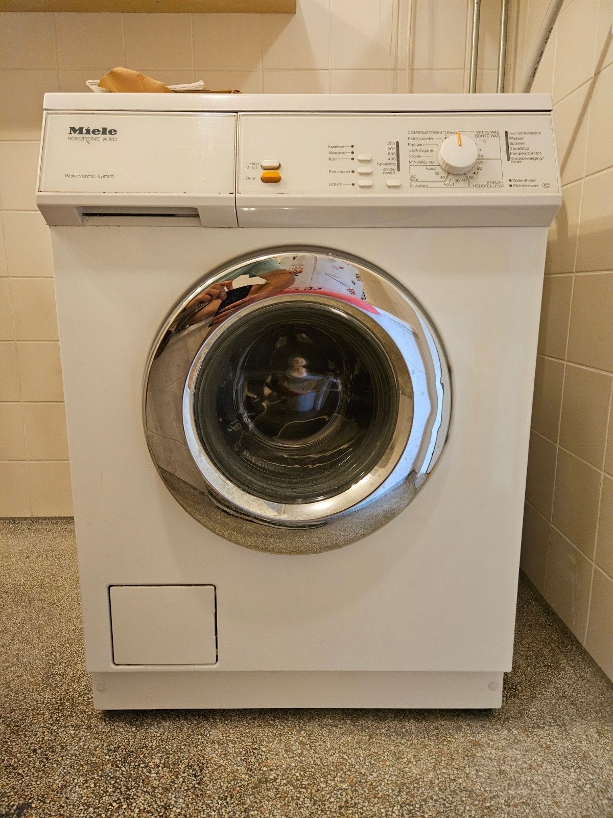 Free Miele Novotronic W 843 Wasmachine, Ophalen, Gebruikt, 1200 tot 1600 toeren, 85 tot 90 cm