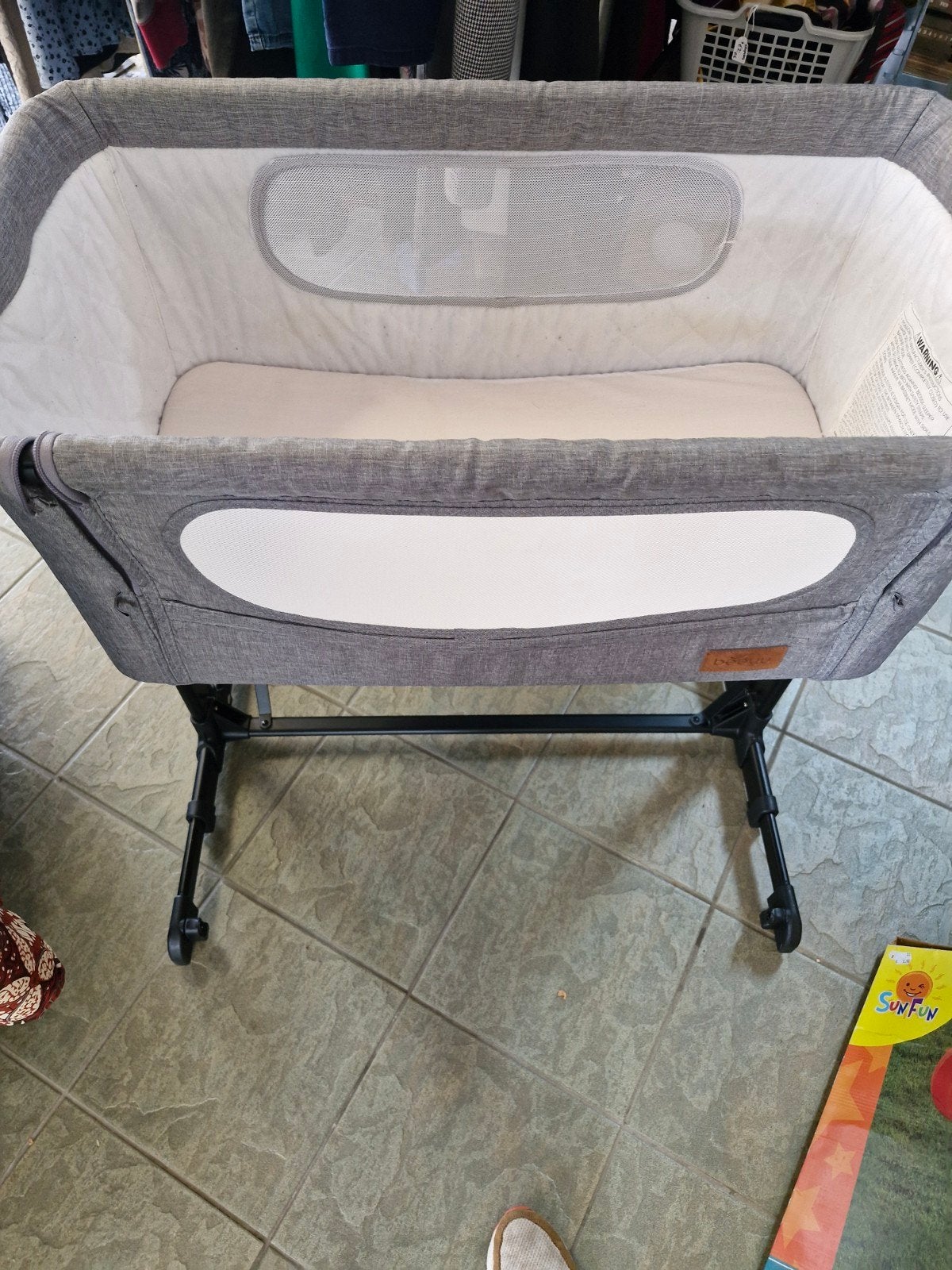 Beeyu Co-Sleeper / Wieg - Grijs, Kinderen en Baby's, Babywiegjes en Ledikanten, Ophalen, Gebruikt, Wieg