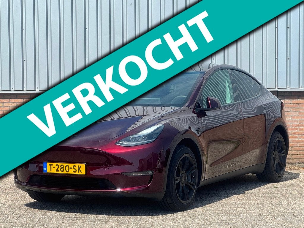 Tesla Model Y Long Range AWD 75 kWh Midnight Cherry Red, Auto's, Gebruikt, Zwart, Vierwielaandrijving, 1600 kg