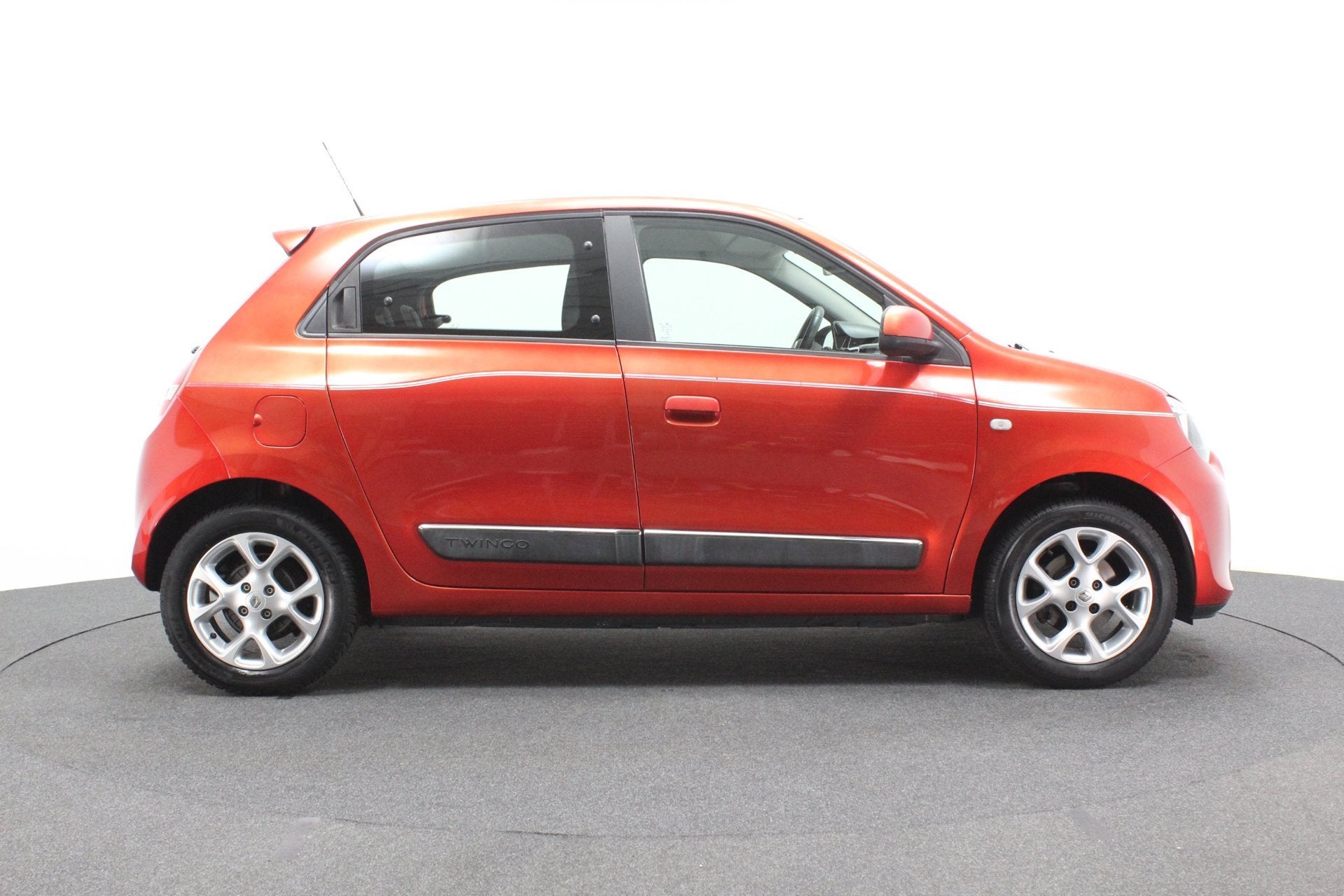 Renault Twingo 1.0 SCe Dynamique | Airco | Cruise control |, Auto's, Gebruikt, Euro 6, 840 kg, 4 stoelen