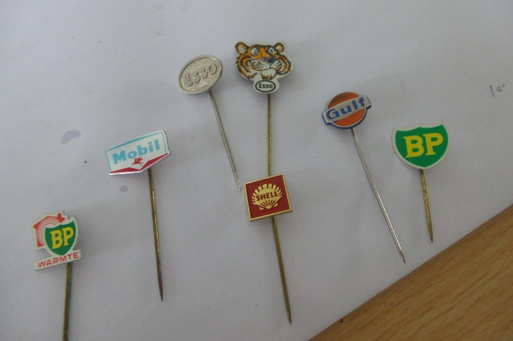 7 oude reclame speldjes, Ophalen of Verzenden, Zo goed als nieuw, Overige onderwerpen, Speldje of Pin