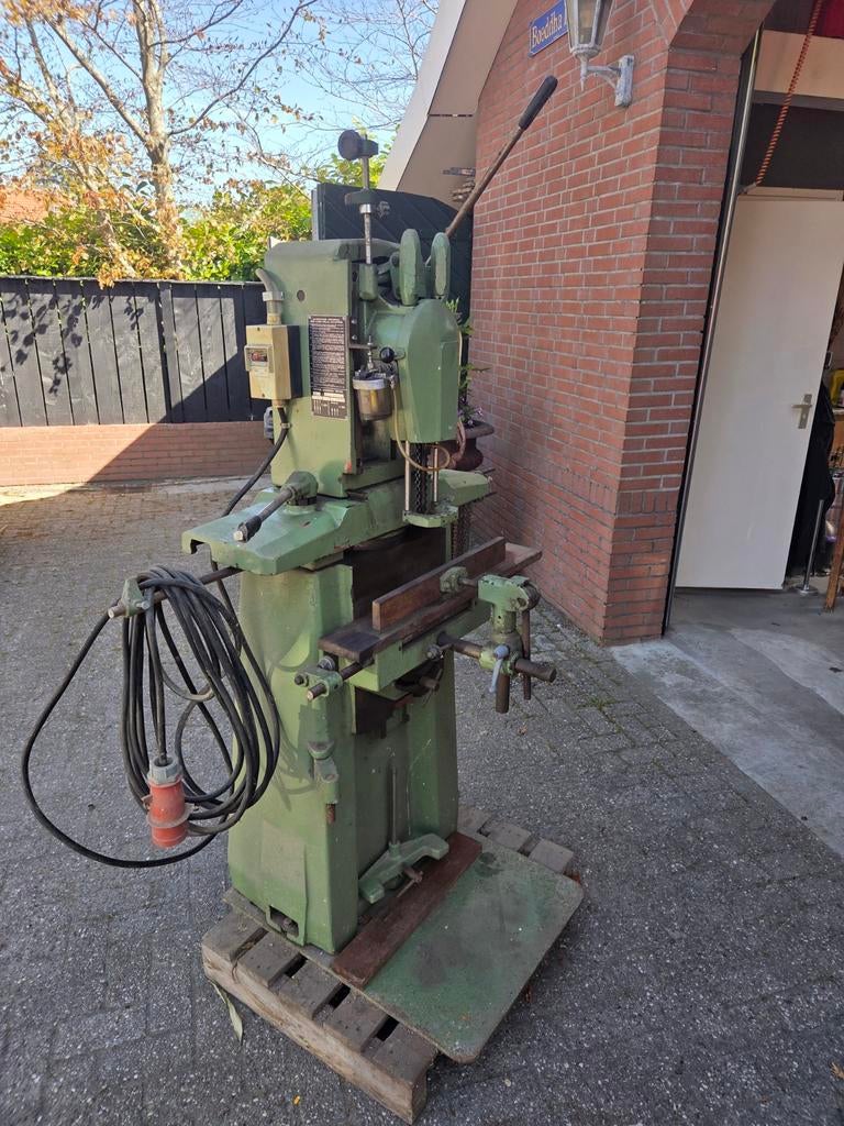 Kettingfrees - Bosgraaf B.V. Dokkum (Holland), Doe-het-zelf en Verbouw, Ophalen, Gebruikt, Bosgraaf B.V., Kettingfrees