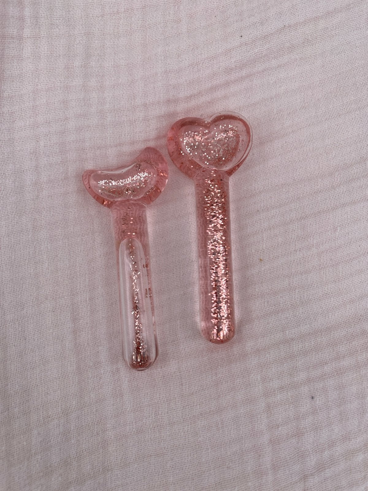 Roze gezichtsmassage tools met glitters, Ophalen of Verzenden, Nieuw, Gehele gezicht, Verzorging
