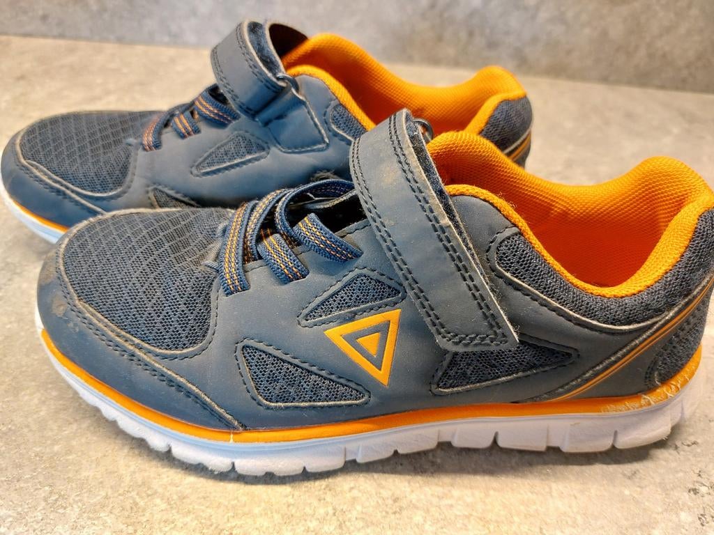 Osaga gymschoenen klittenband maat 34 - Gebruikt, Kinderen en Baby's, Kinderkleding | Schoenen en Sokken, Gebruikt, Osaga, Ophalen of Verzenden
