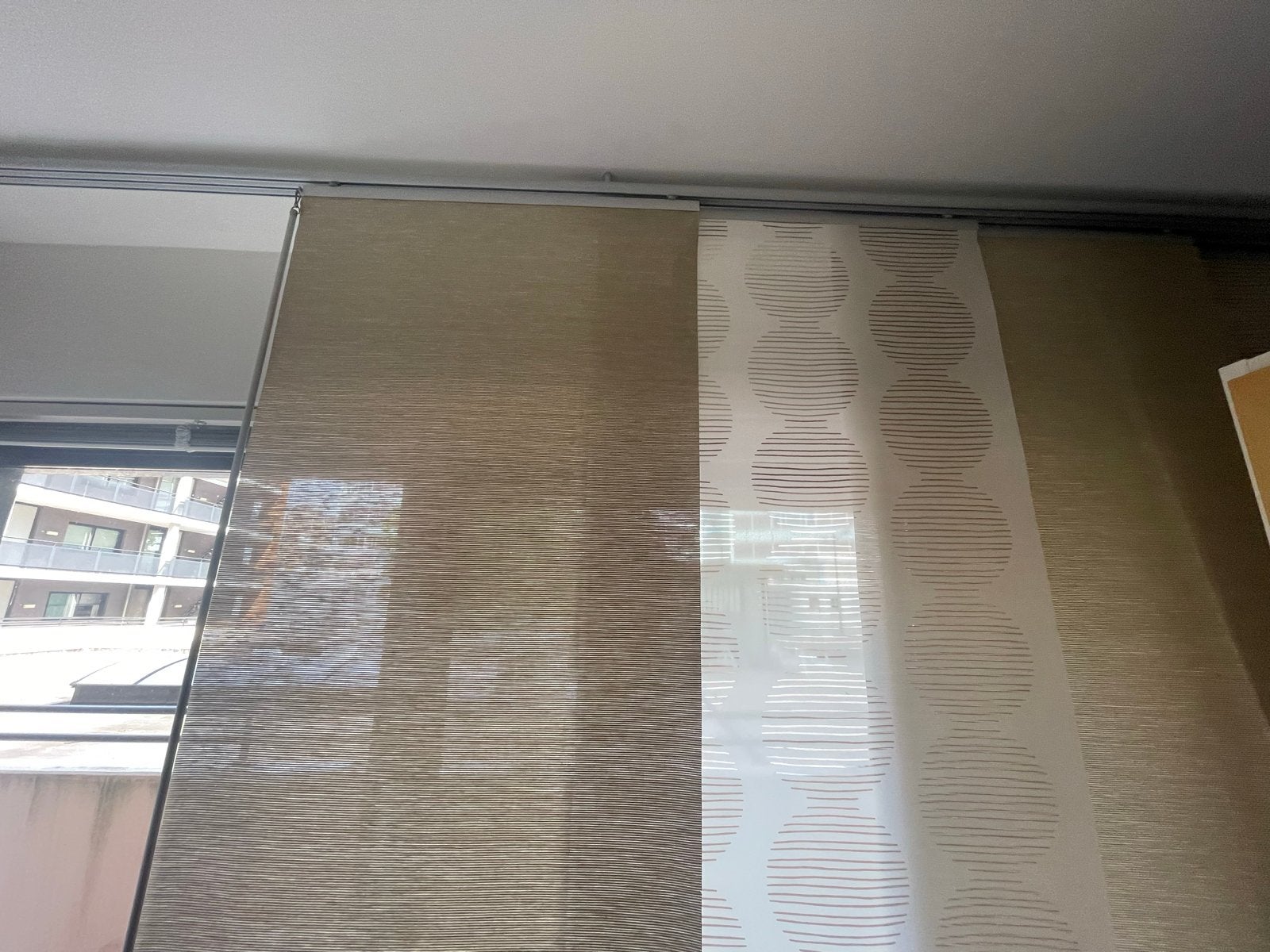 IKEA schuifpanelen met rails - compleet systeem, Ophalen, Gebruikt, Beige, Lichtdoorlatend
