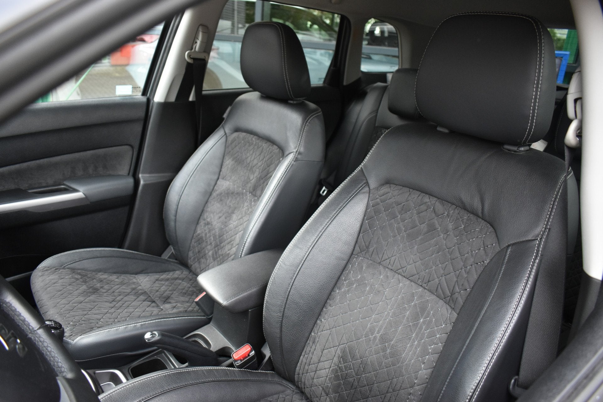 Suzuki Vitara 1.4 Boosterjet Style Smart Hybrid Handgeschake, Auto's, 12 maanden, Gebruikt, 4 cilinders, 400 kg