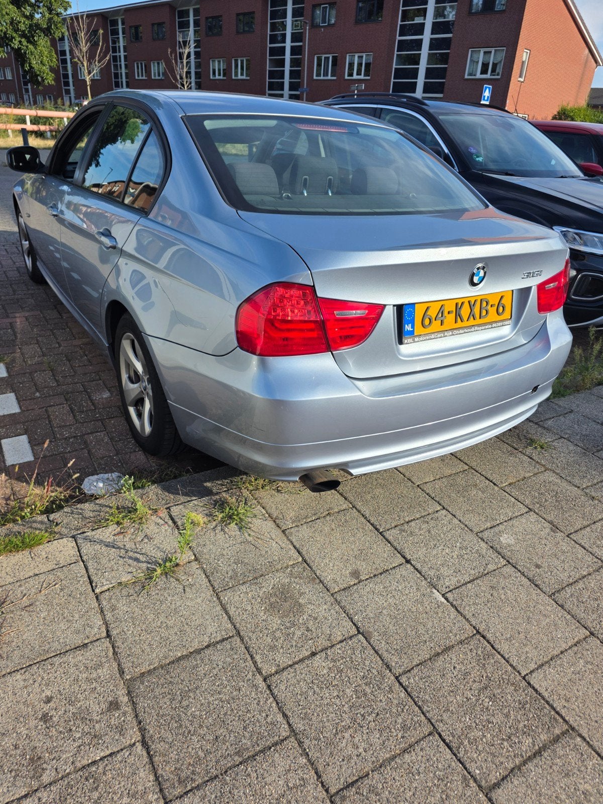 BMW 3-Serie E90 2010 NAP lage km stand 6 versnell 1 jaar APK, 1599 cc, 4 cilinders, Blauw, 122 pk