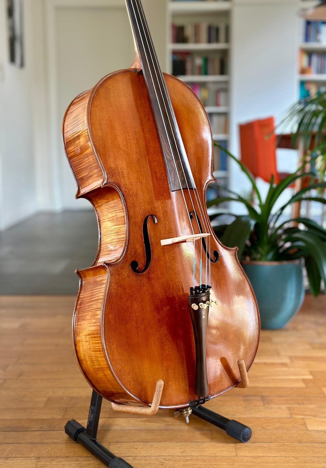 Prachtige 4/4 cello, Muziek en Instrumenten, Strijkinstrumenten | Cello's, Ophalen, Zo goed als nieuw, 4/4-cello, Met koffer